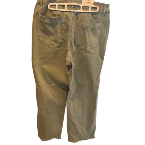Judy Blue Women's Olive Cropped Pants - Picture 2 of 3